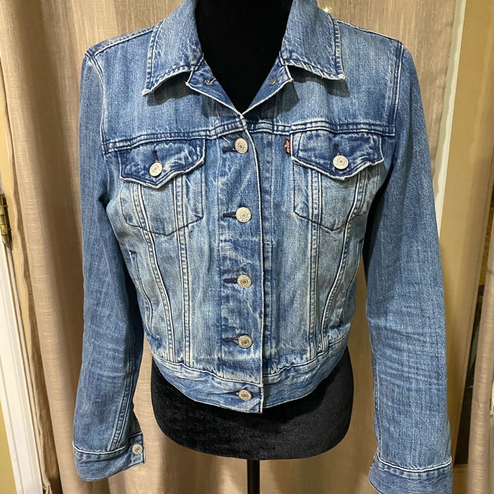 Levis Cropped Jean Jacket
